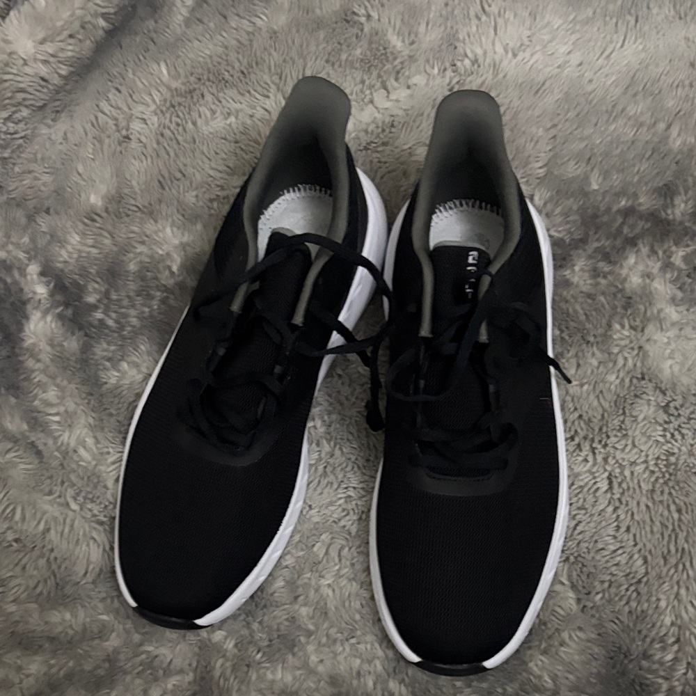 FJ Men's Black and White Sneakers